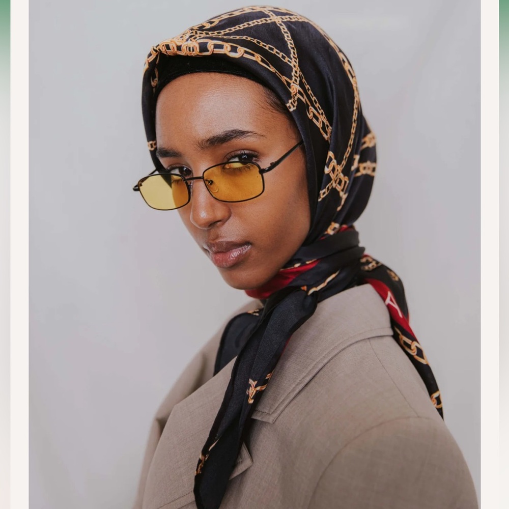 NWT Vela Scarves Black Chain Silk Square Scarf 39x39”